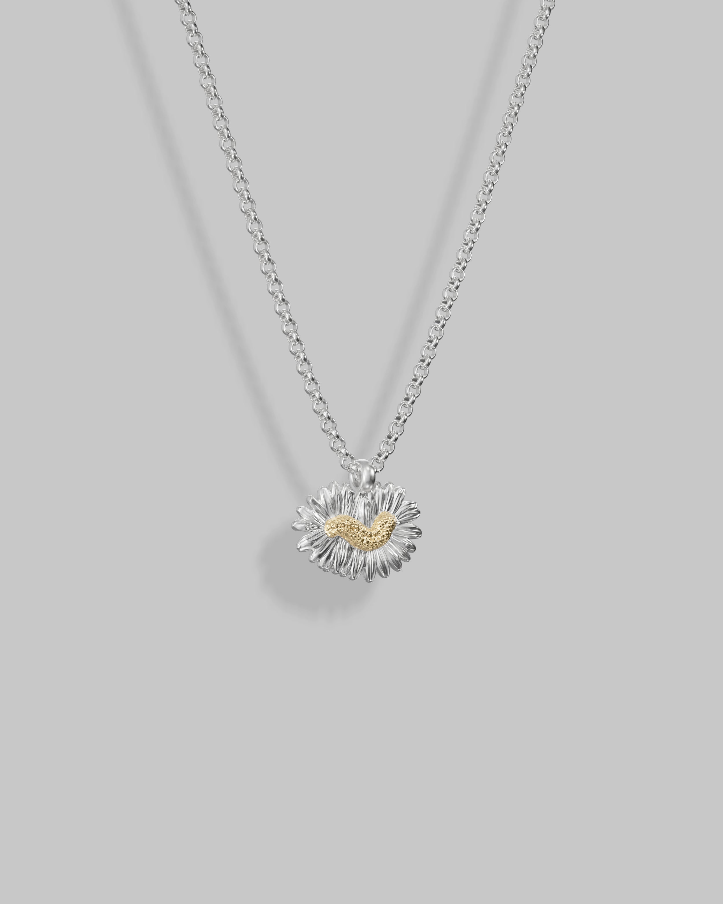 Fasciated Daisy Charm Necklace Gold Plated Stamen